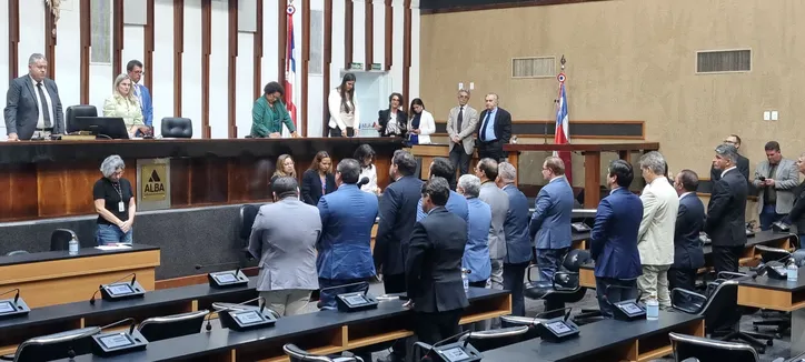 Deputies go to Piatã to see up close the green iron that comes from Chapada